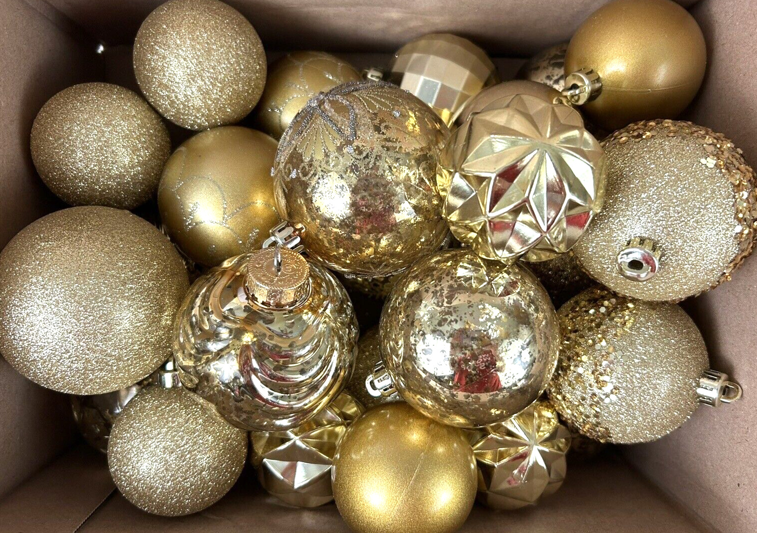 27 Macys Holiday Lane Antique Gold Shatterproof Christmas Ornament 3\