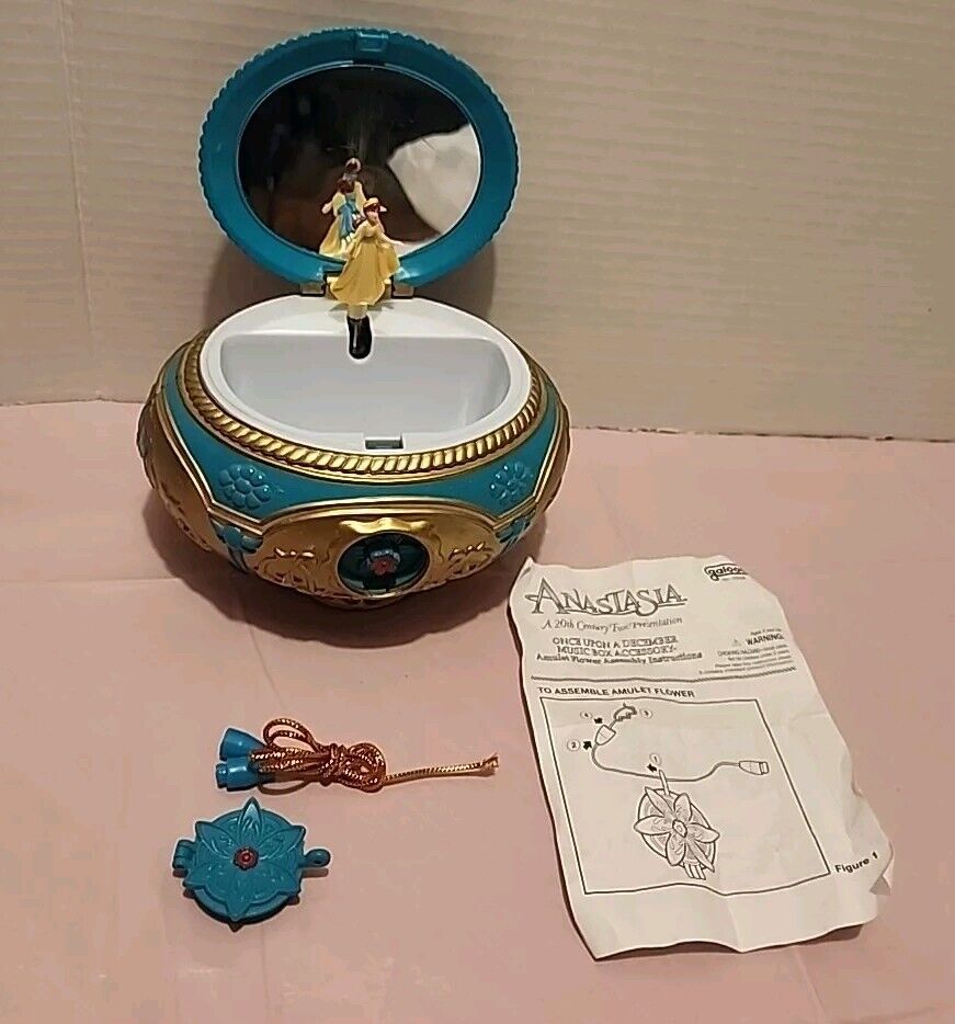 Vtg Anastasia Once Upon A December Music Box 1997 Fox Plastic W/ Amulet WORKS
