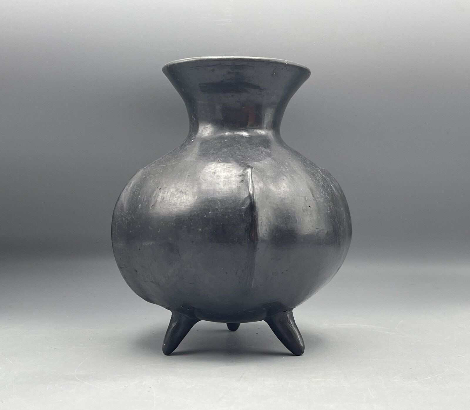 Vintage Doña Rosa Tripod Vessel Vase Mexican Barro Negro Blackware