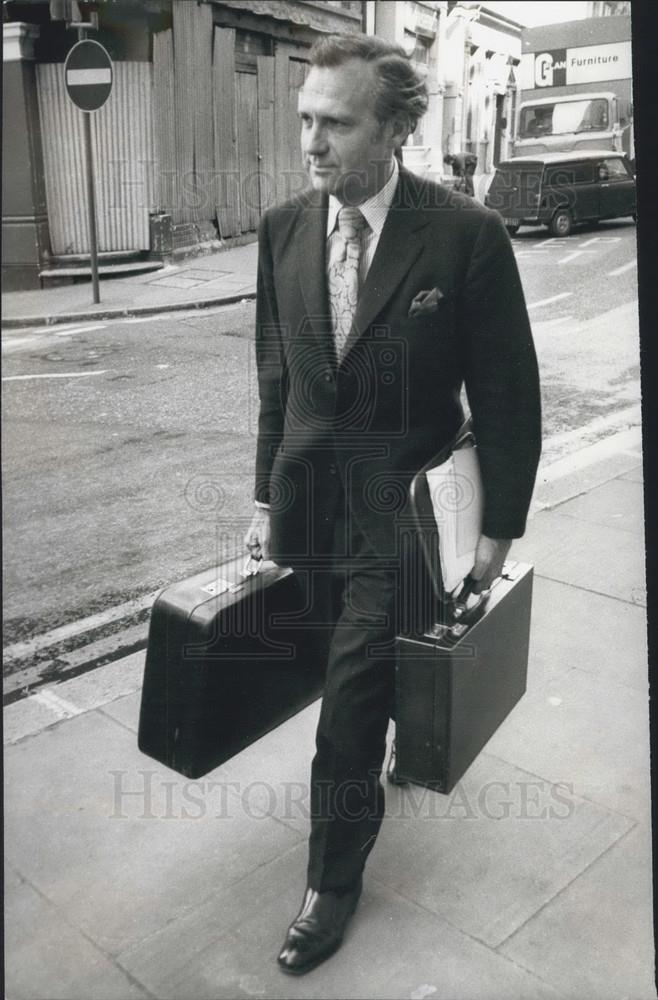 1976 Press Photo John Stonehouse On His Way To The Old Bailey For Trial