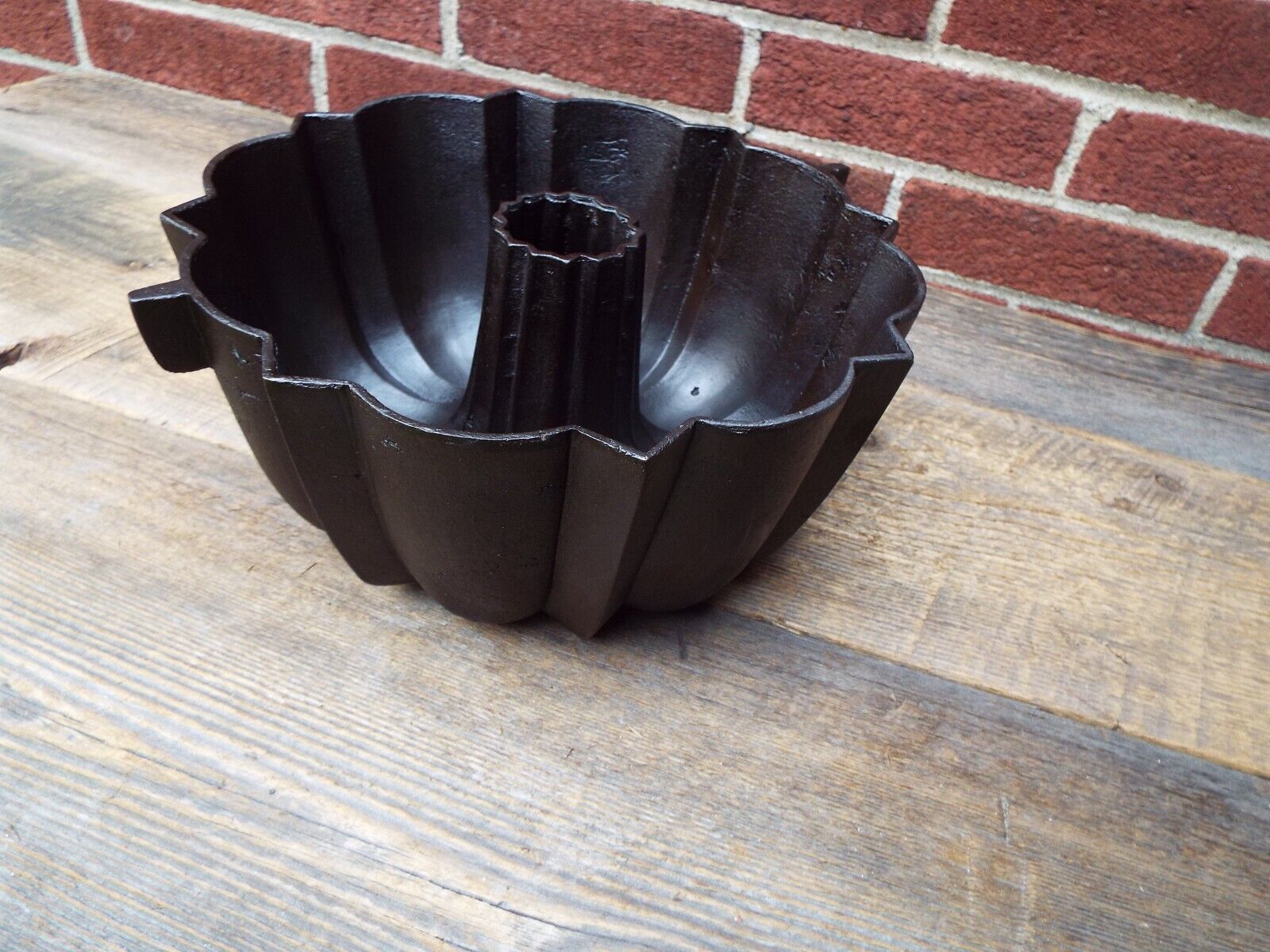 Early Unmarked Cast Iron Bundt / Fluted Cake Pan, Restored