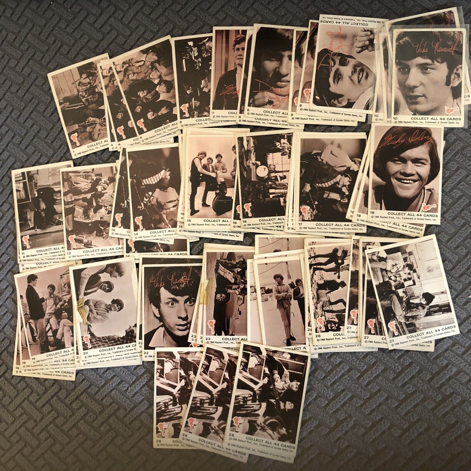 1966-67  The Monkeys Cards Donruss Raybert Production  Inc 170 Cards