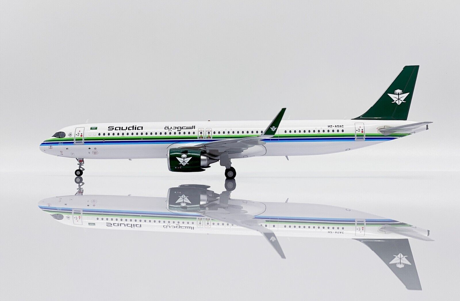 Saudi Arabian Airlines A321neo Reg: HZ-ASAC \