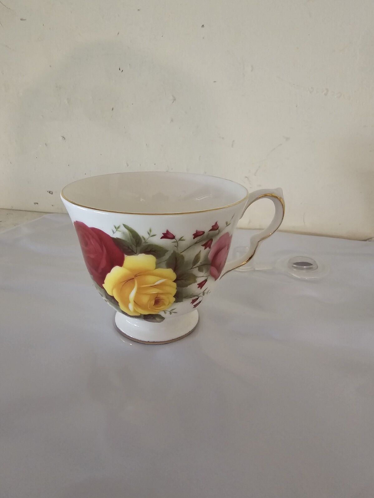 Vintage Queen Anne Bone China Tea Cup Saucer Red Yellow Roses Gold Trim 