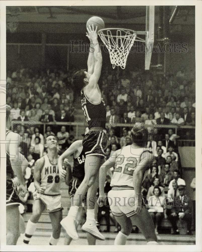 1965 Press Photo Gators vs Miami University in basketball game action