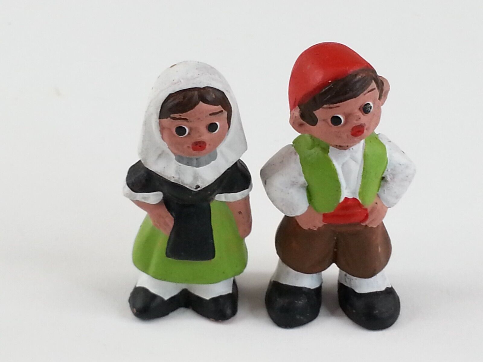 2pc Vtg European Couple Spanish Mud People Terracotta Pottery Miniatures