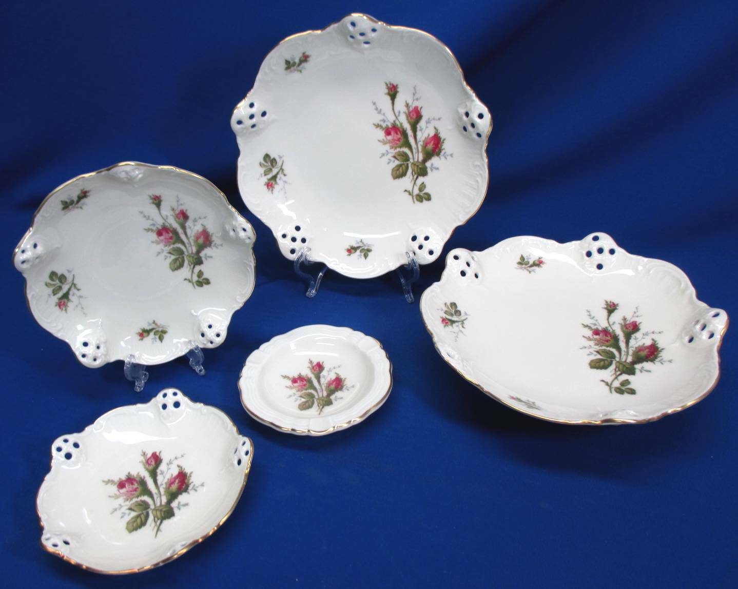 5 PIECES ROSENTHAL MOLIERE, CLASSIC ROSE, MOSS ROSE RETICULATED SERVING PIECES