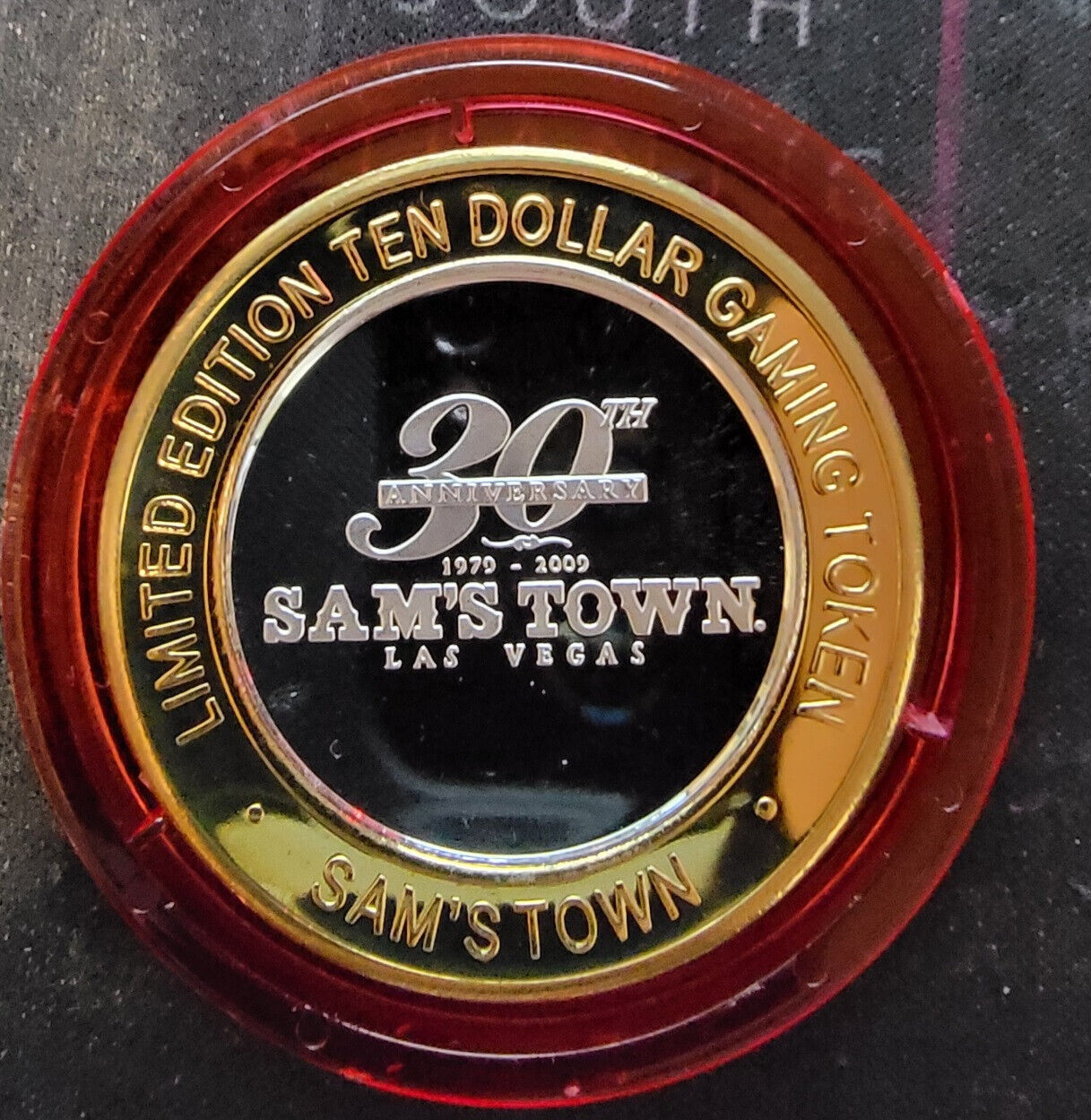 2009 SAMS TOWN $10 RED Cap Silver Strike .999 30th Anniversary Only 500 Token