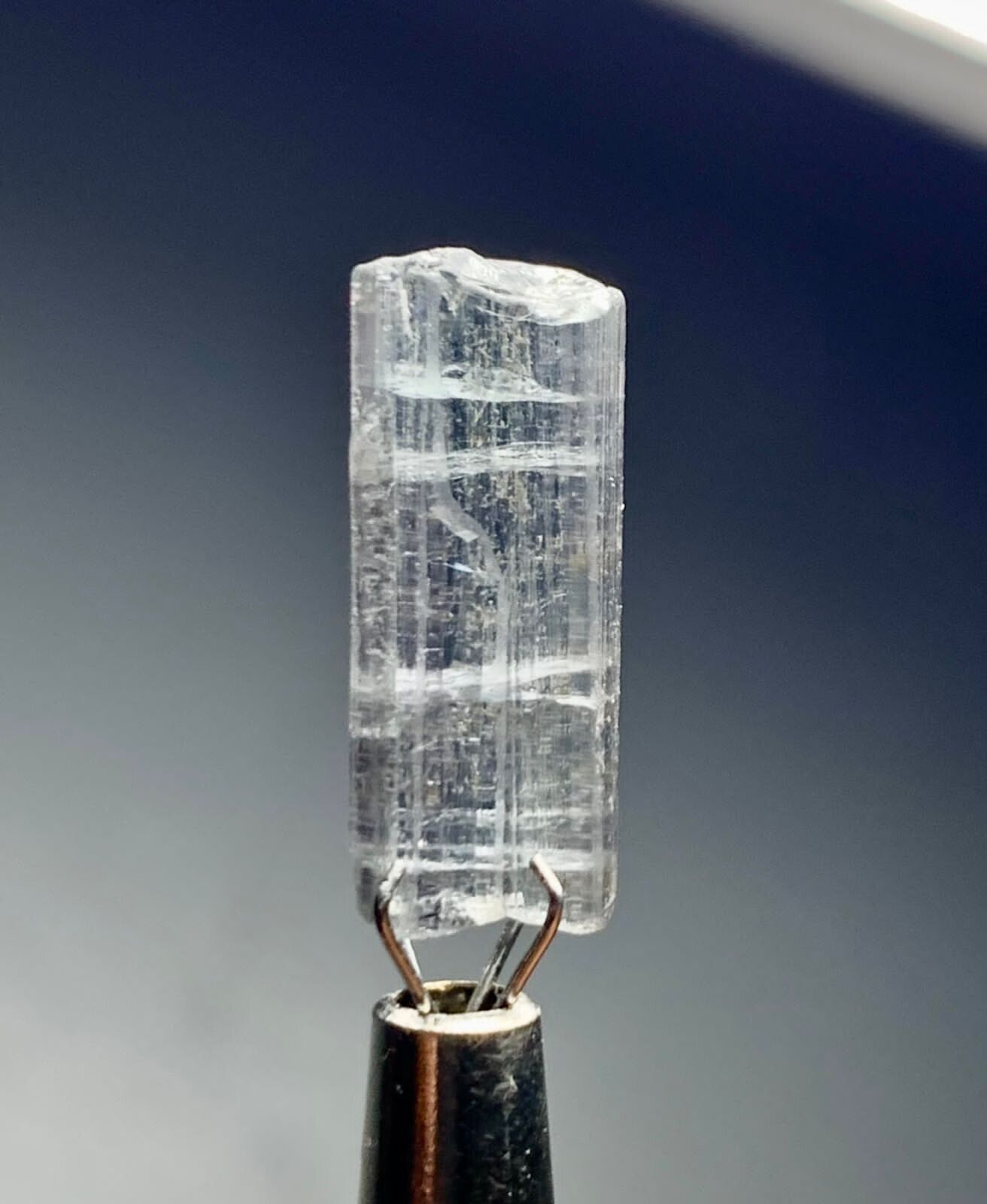 7.5 Carat beautiful terminated tourmaline crystal from Afghanistan