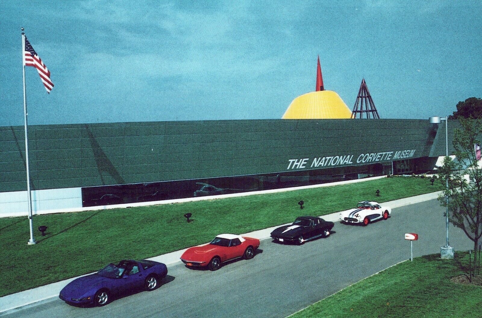 Corvettes In National Corvette Museum Bowling Green Kentucky UNP 4x6 Postcard