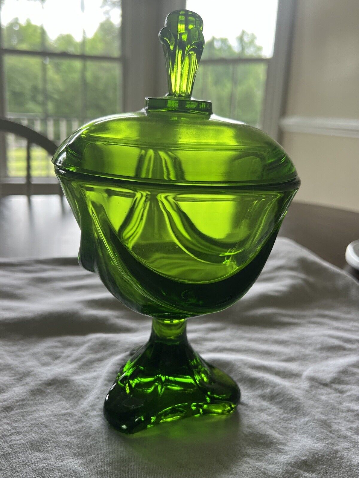 Beautiful Vintage Green Viking Glass Covered Candy Dish