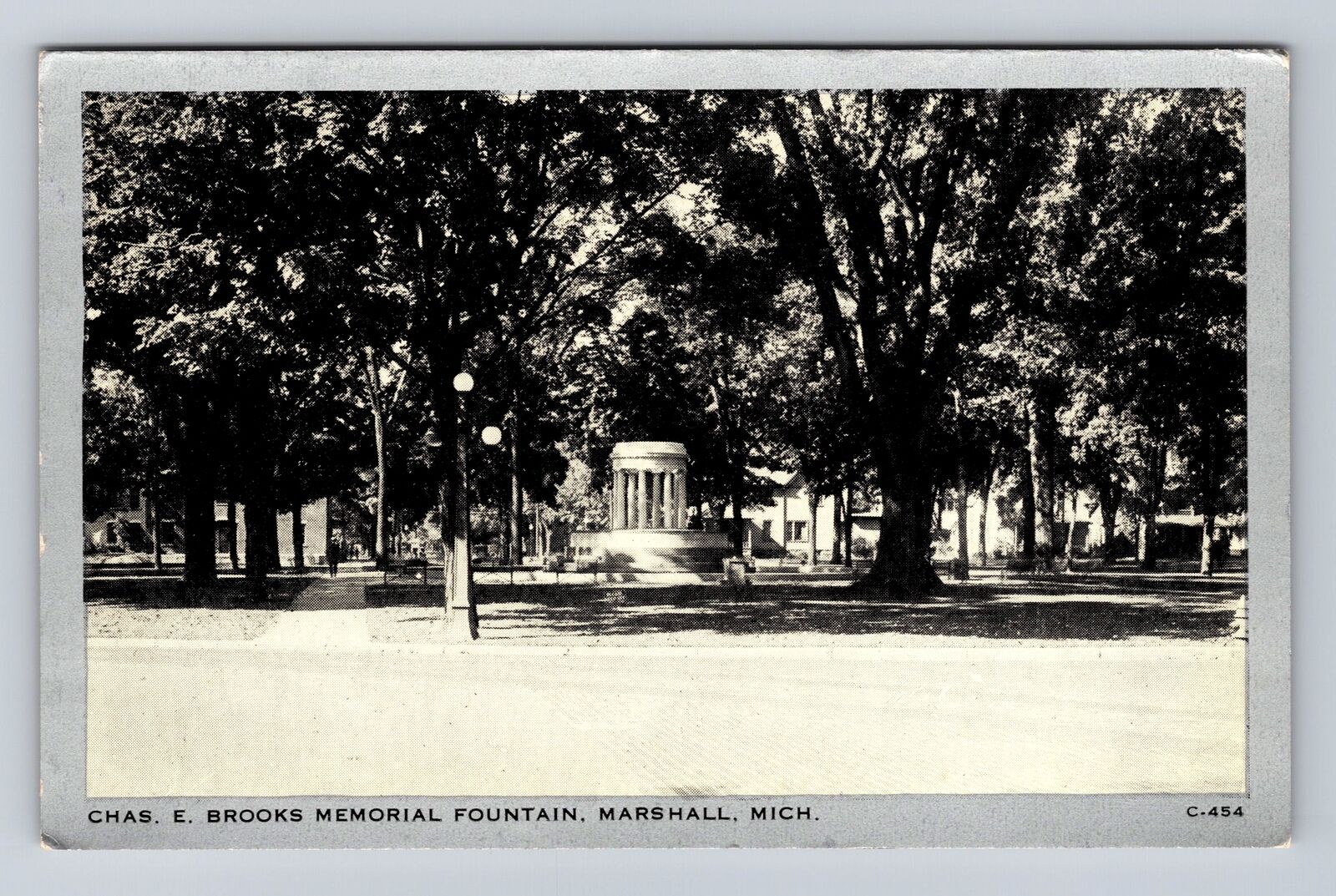 Marshall MI-Michigan, Chas E Brooks Memorial Fountain, Antique Vintage Postcard