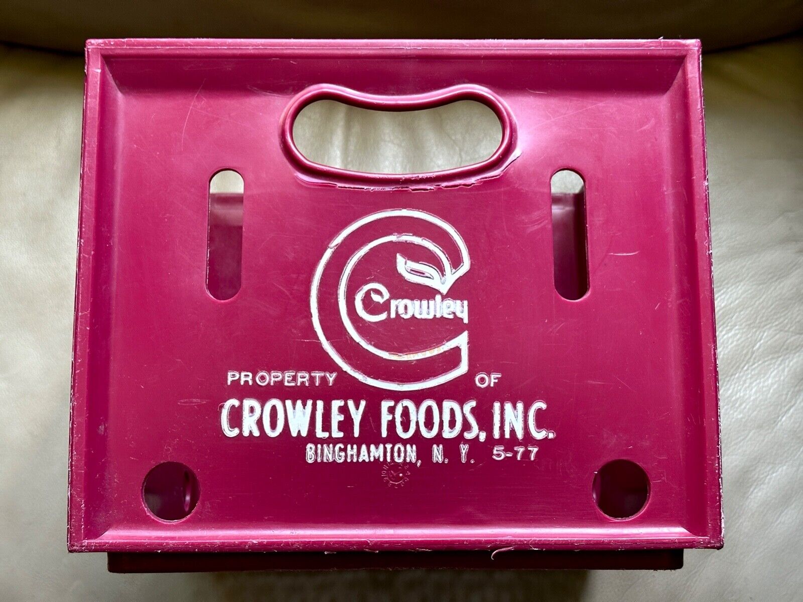VINTAGE Purple Crowley Foods Inc Plastic Milk Crate Binghamton NY Dairy 13x13x11