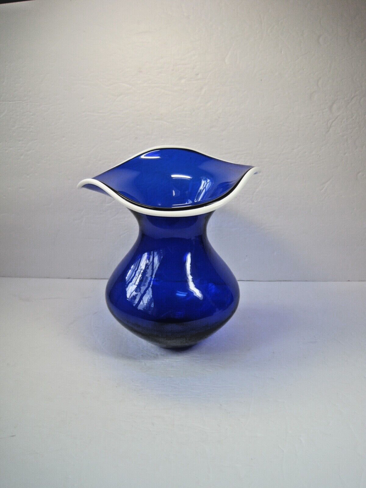 Beautiful Art Glass Cobalt Blue Vase Ruffled Collar W/White Edge 9\