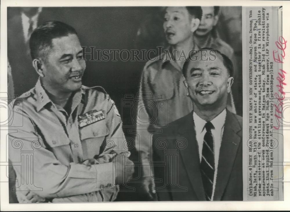1963 Press Photo So. Vietnam\'s Maj Gen Duon Van Minh and Nguyen Ngoo Tho; Saigon