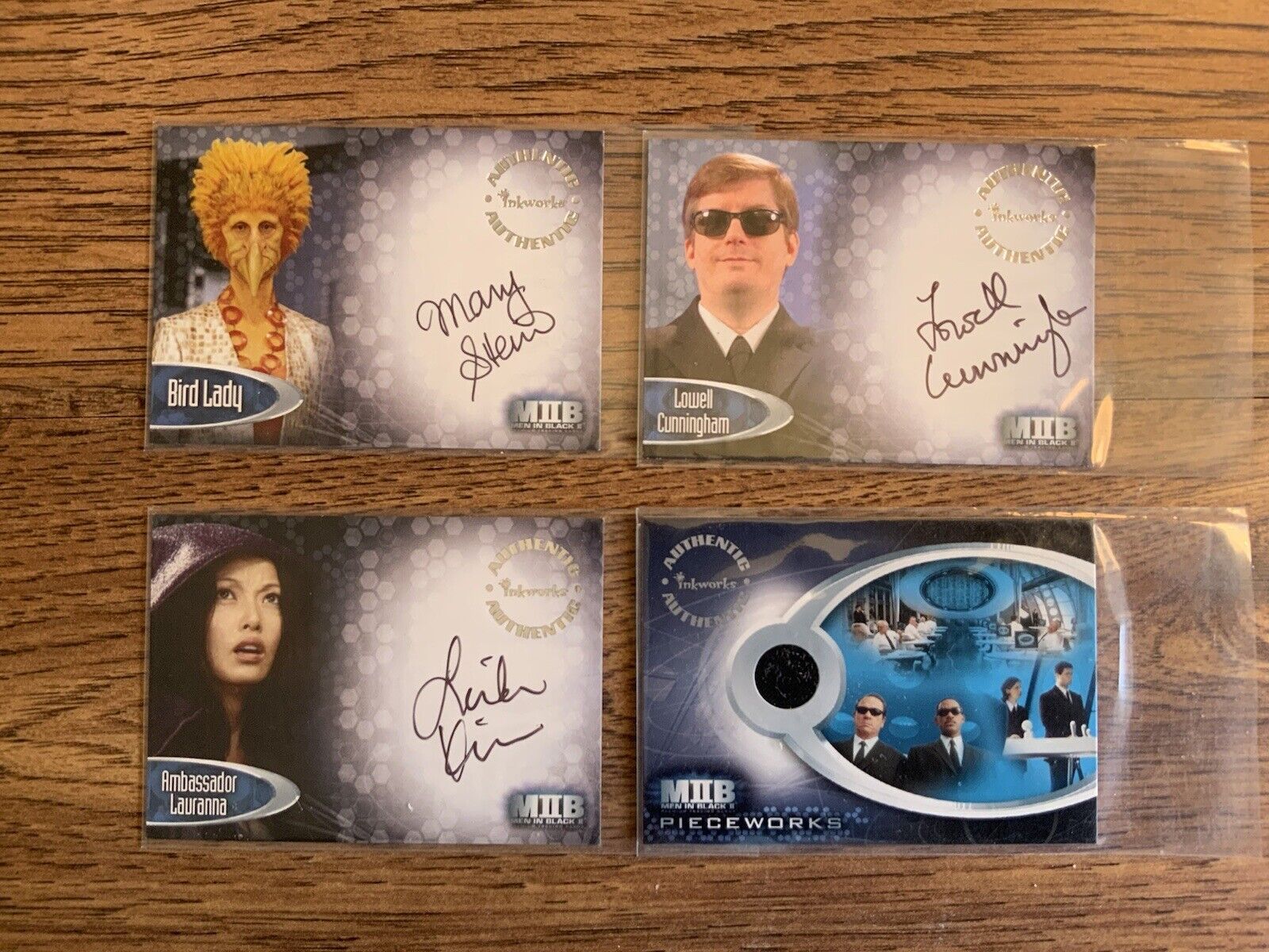 Men In Black II LOT OF 4 Cards Autograph & Pieceworks Cards