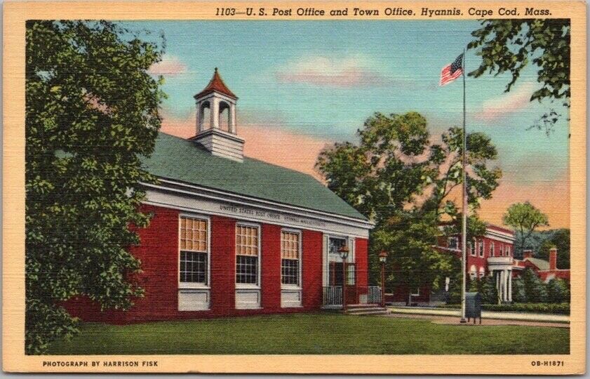 HYANNIS, Cape Cod Massachusetts Postcard U.S. Post Office Street View Linen 1948