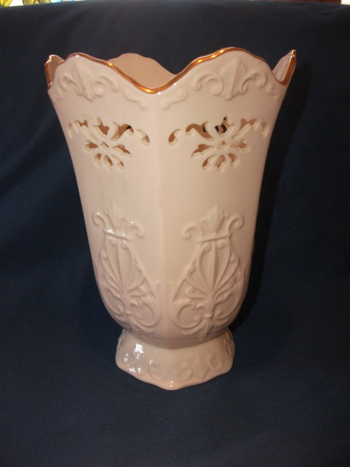 Large Lenox Pierced Embossed Harps Cream Langtry USA Gold Trim 8 3/4” Tall Vase