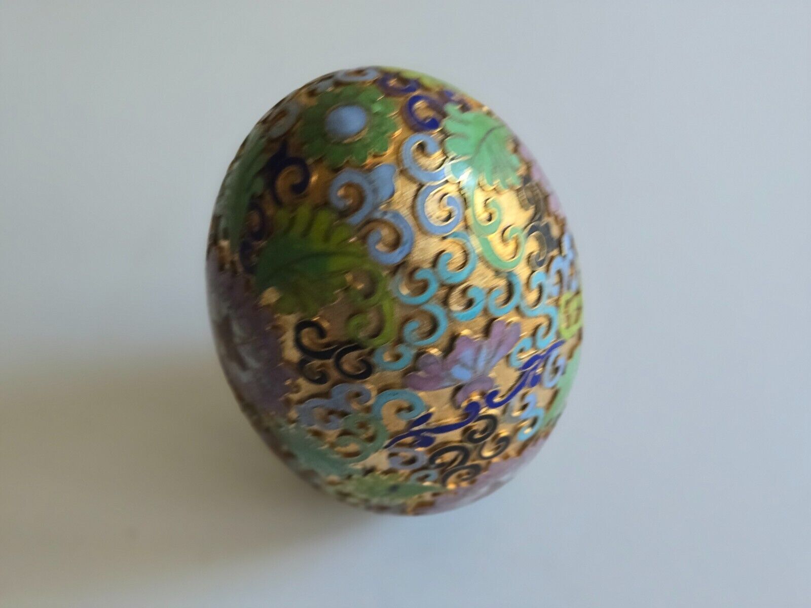 Vintage enamel cloisonne gold tone carved egg
