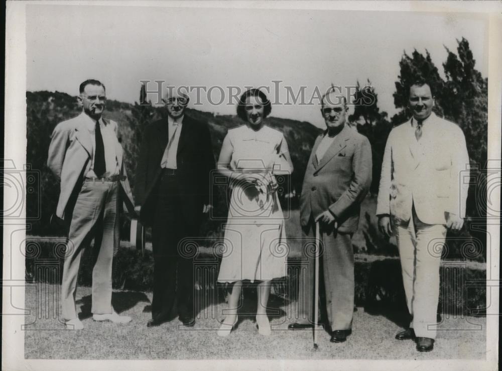 1937 Press Photo of Guests of the mid Ocean Club in Bermuda.
