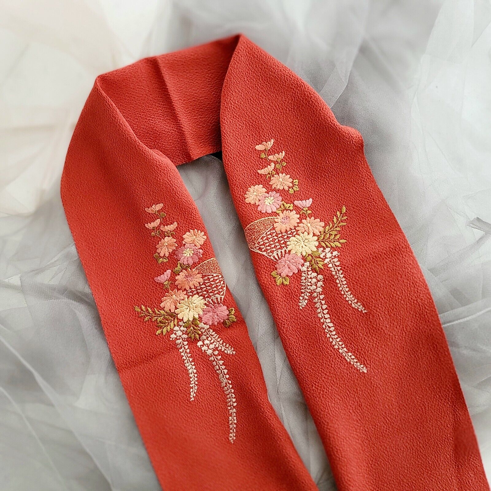 Japanese Woman's Kimono Embroidery Haneri /Retro/ Flower pattern/Brown red