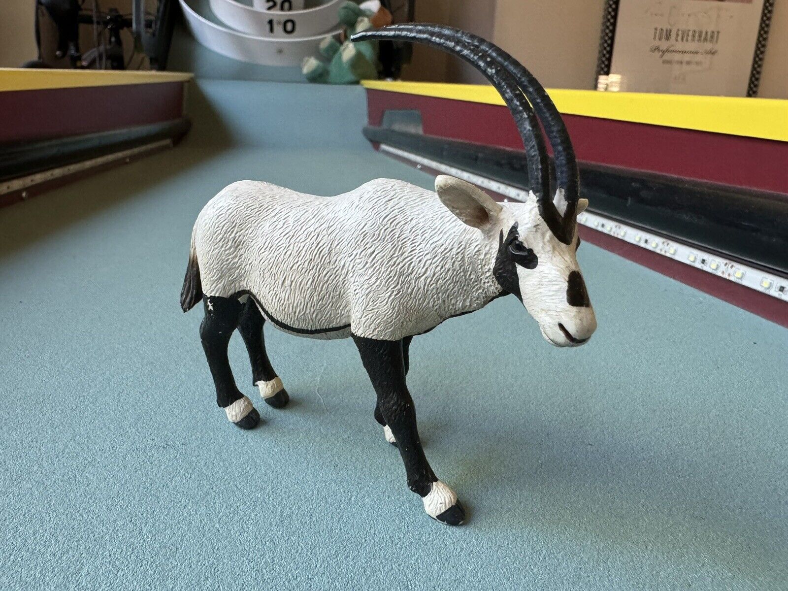 Safari Ltd ARABIAN ORYX Antelope Wildlife Animal Figure 2006 Safari Figurine Toy