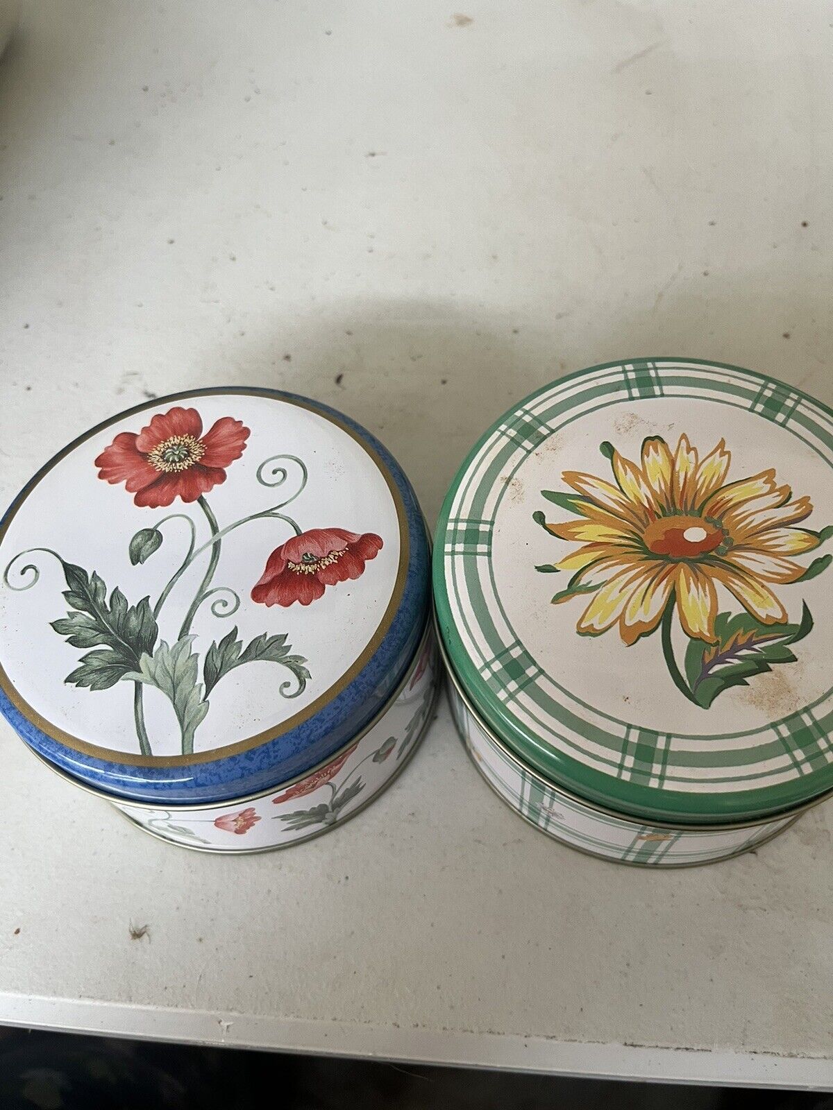 Lot Of 2 Vintage Flower Tins