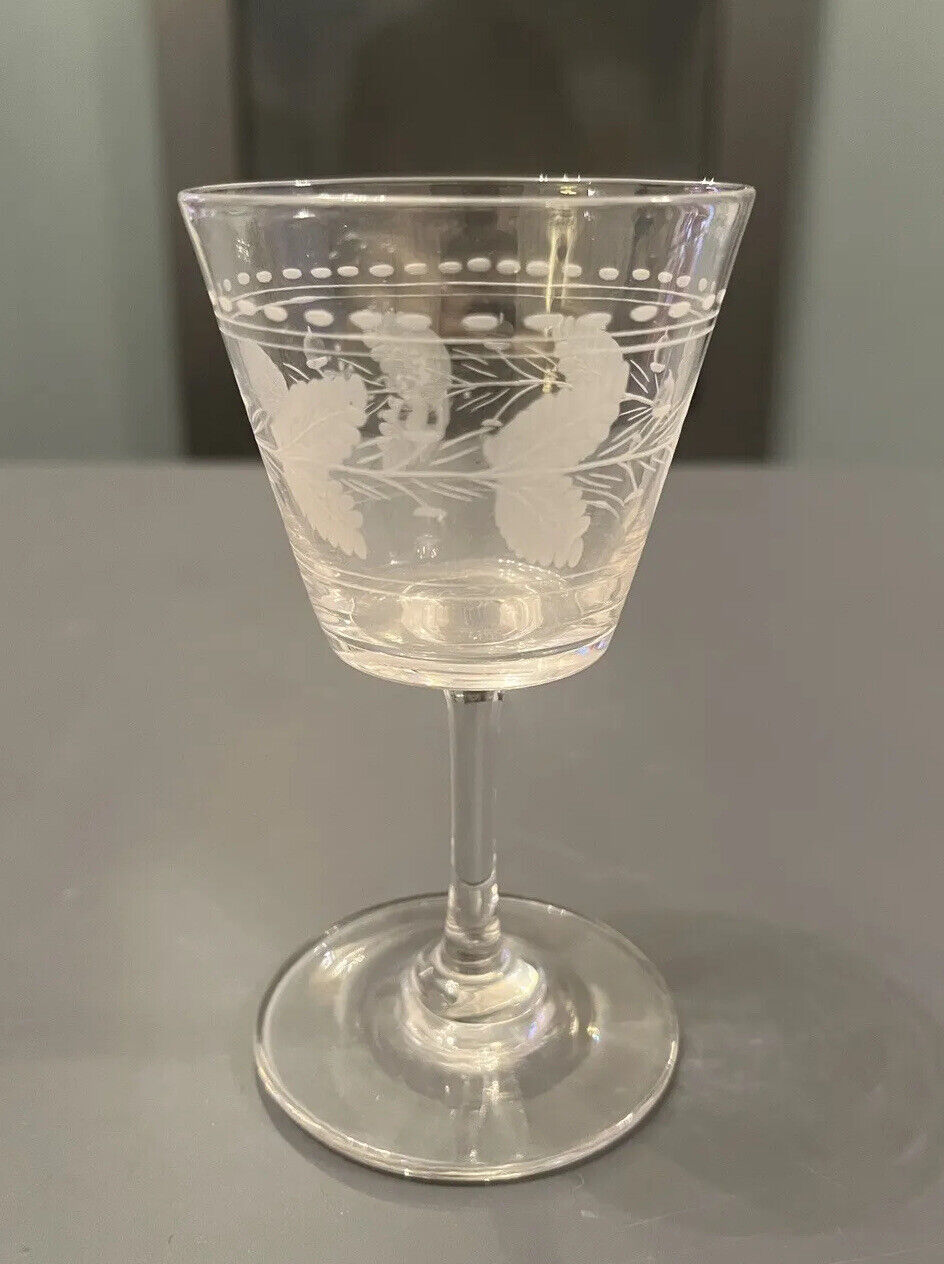 ANTIQUE VICTORIAN ETCHED WINE GLASS