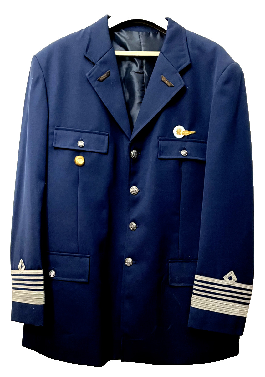Commodore service uniform jacket of the Argentine Air Force (NATO Of-5). Current