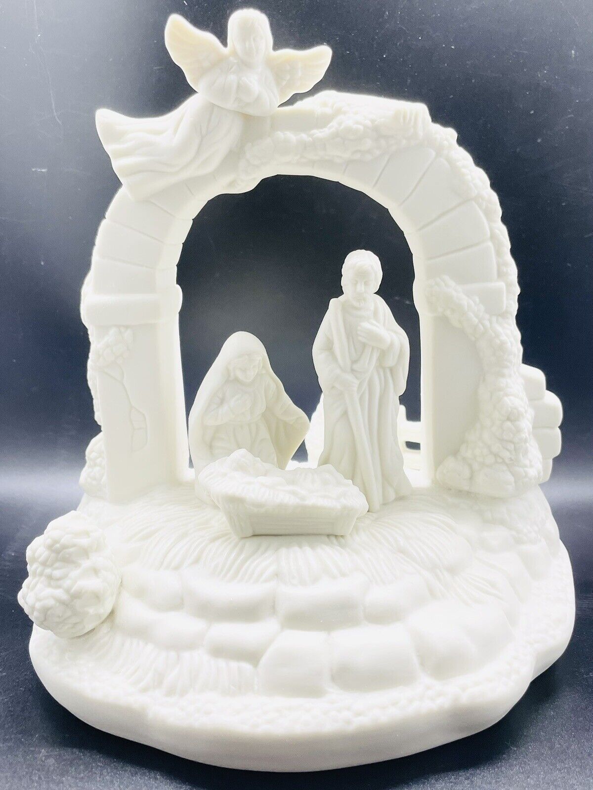 St Nicholas Square Jade Porcelain Musical “Away In The Manger”
