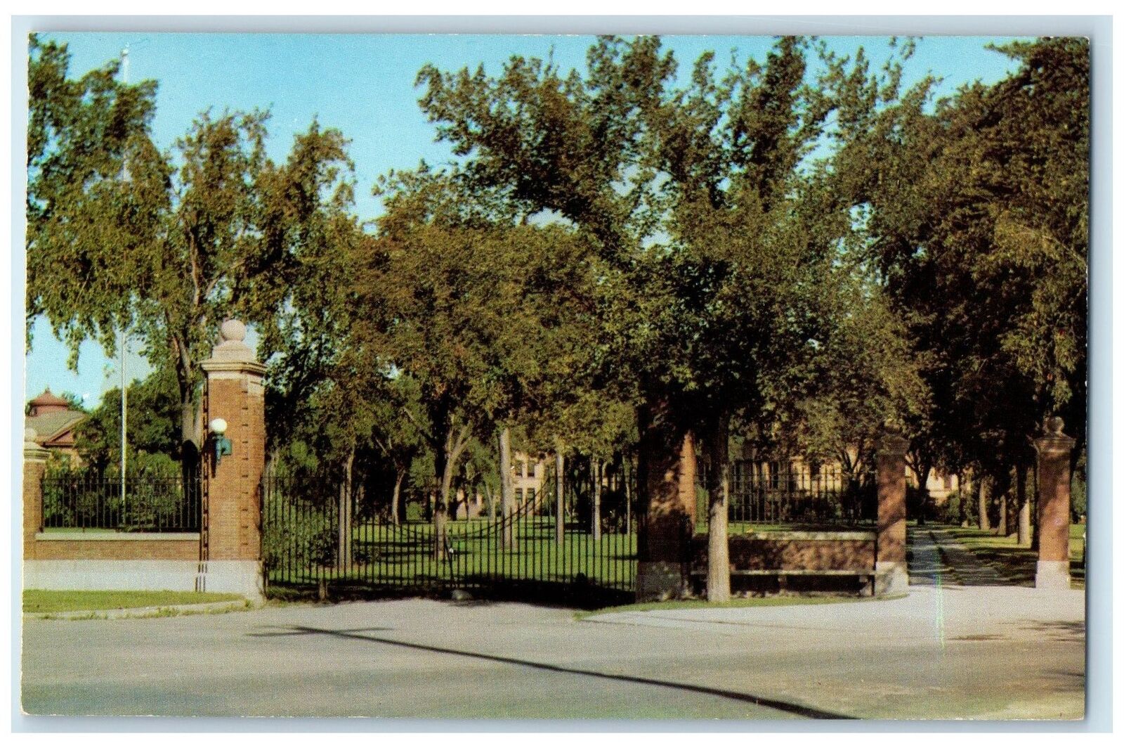 c1950\'s East Entrance Nothd Dakota State College Fargo North Dakota ND Postcard