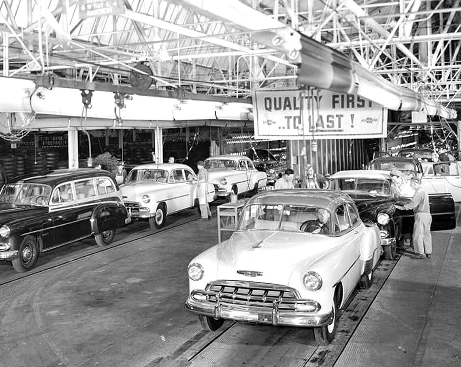 1952 CHEVROLET Factory ASSEMBLY LINE Classic Car Historic Picture Photo 4x6