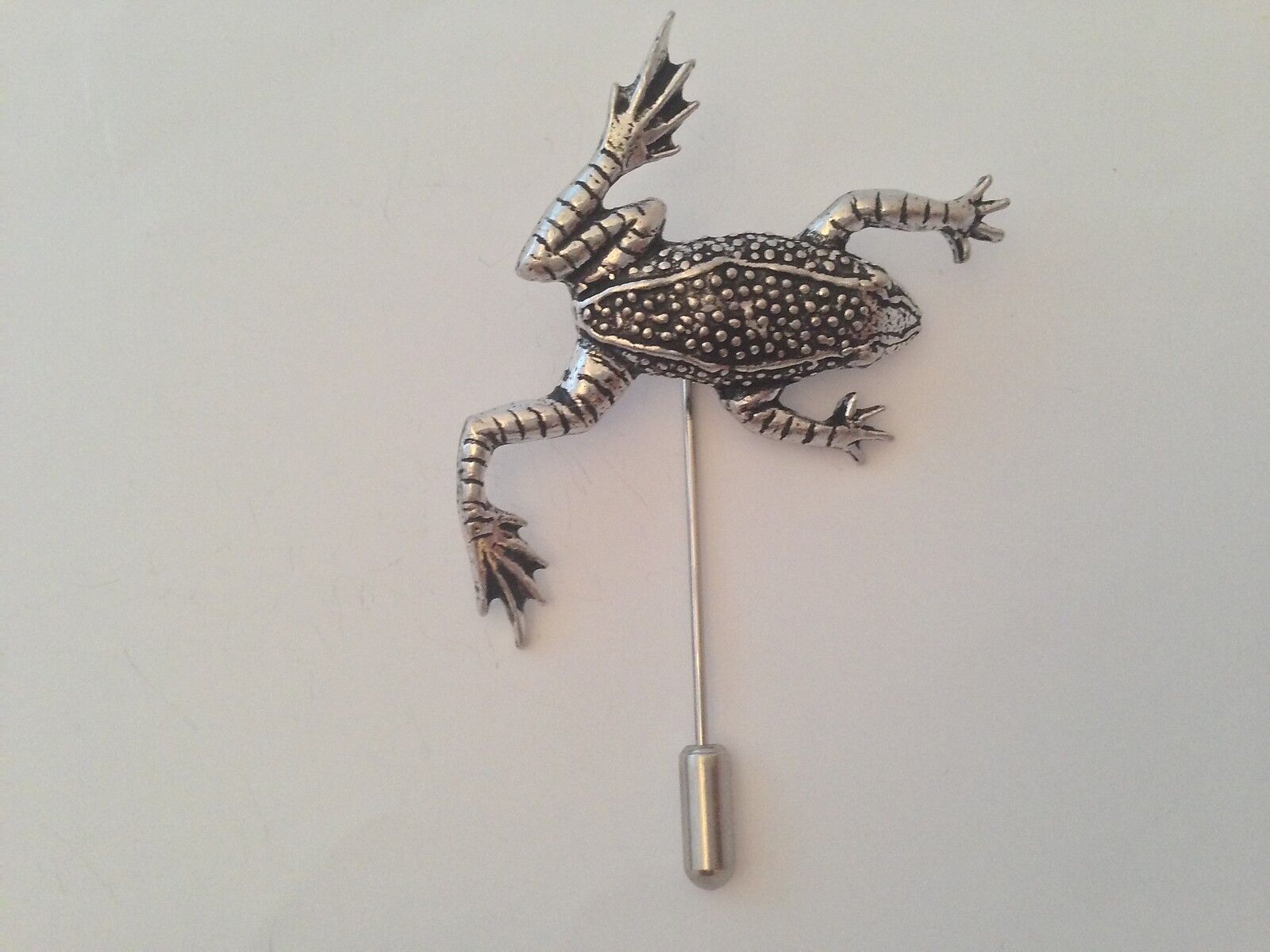 C11 Leaping Frog english pewter Motif on a tie stick pin hat scarf collar