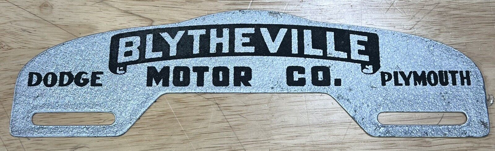 VINTAGE BLYTHEVILLE DODGE & PLYMOUTH MOTOR CO. PLATE TOPPER