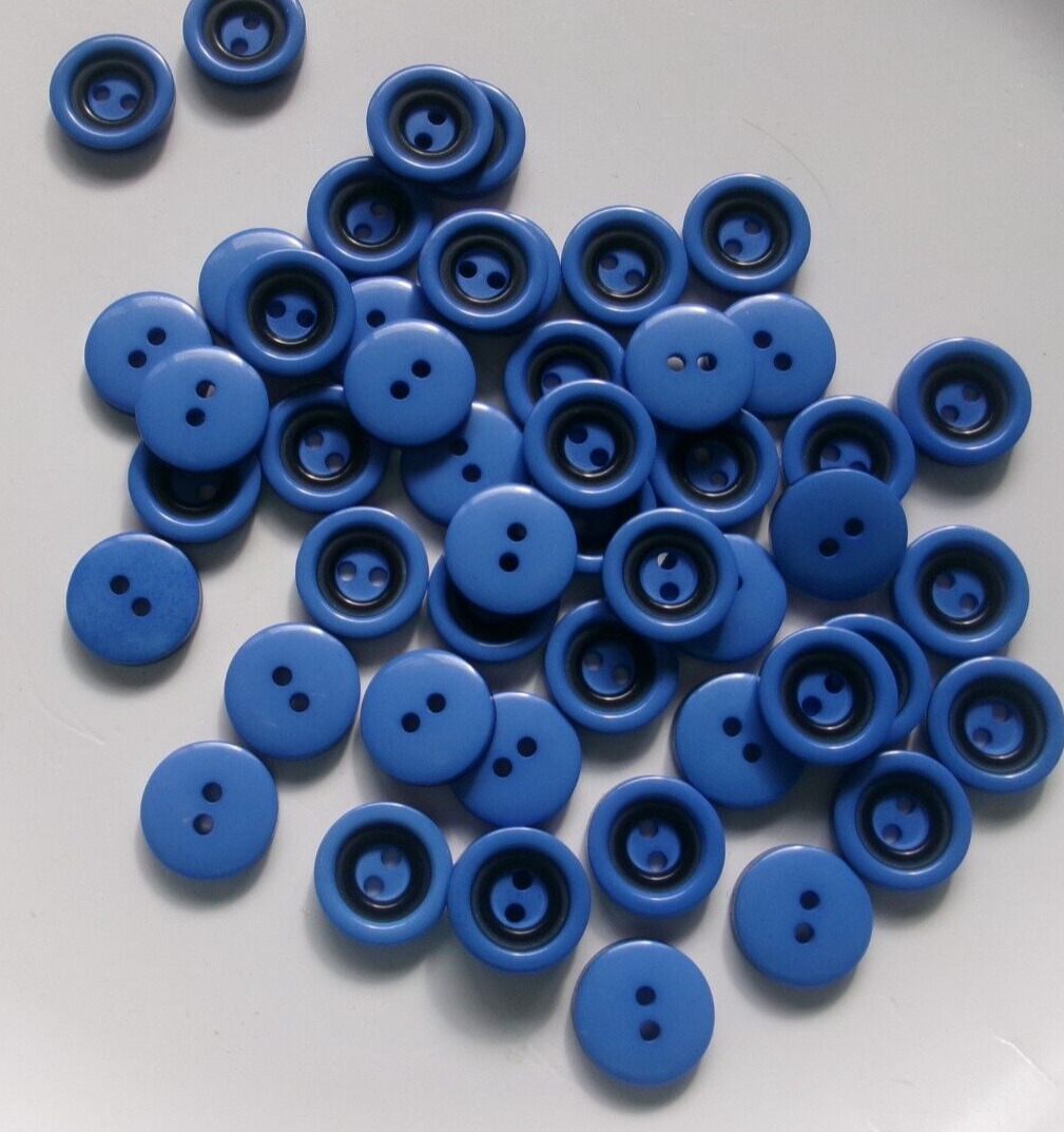 Lot of  50 BLUE BLACK CENTER 9/16th inch  2 HOLE buttons
