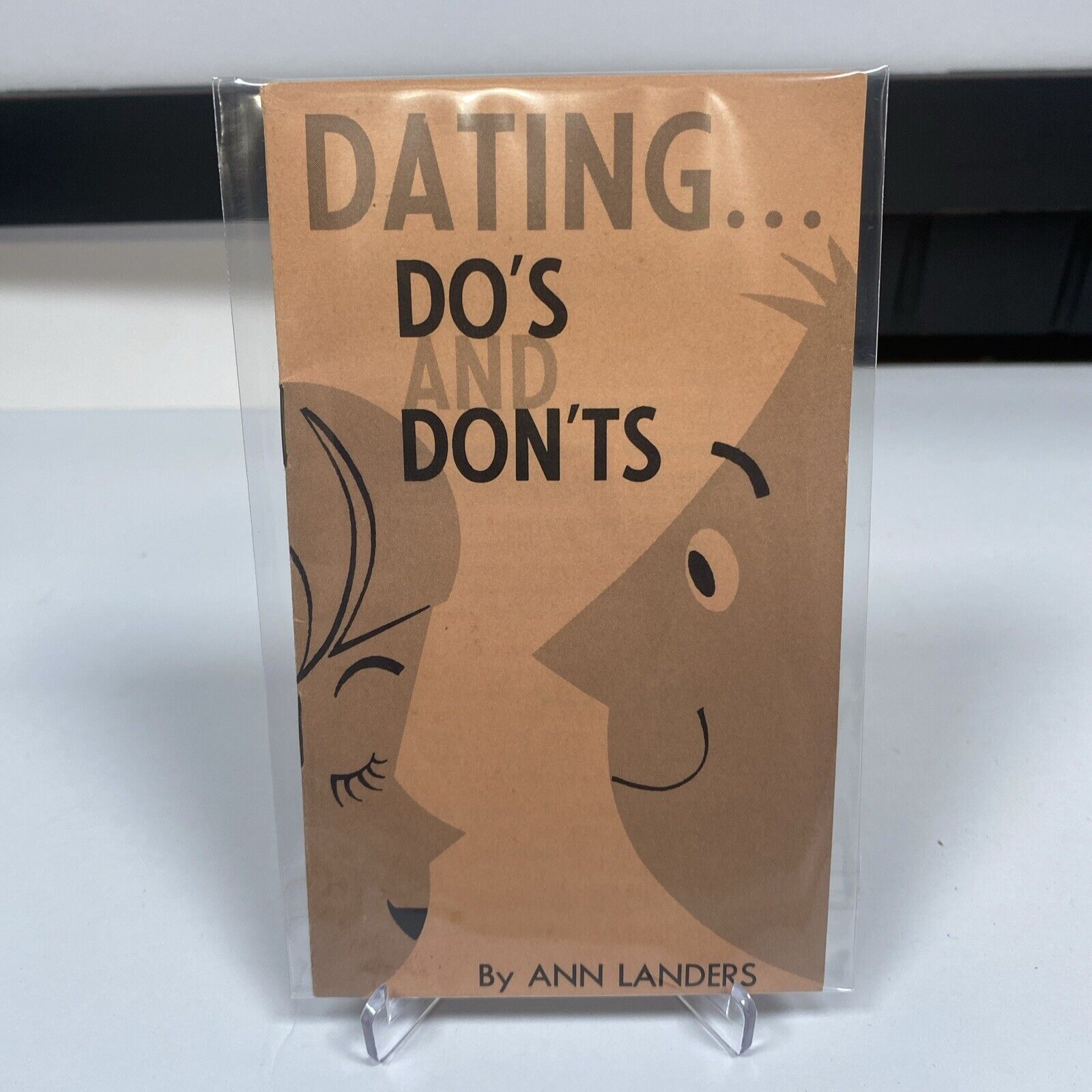 Ann Landers Booklet ( Dating… Do’s And Don’ts ) Sold As Is