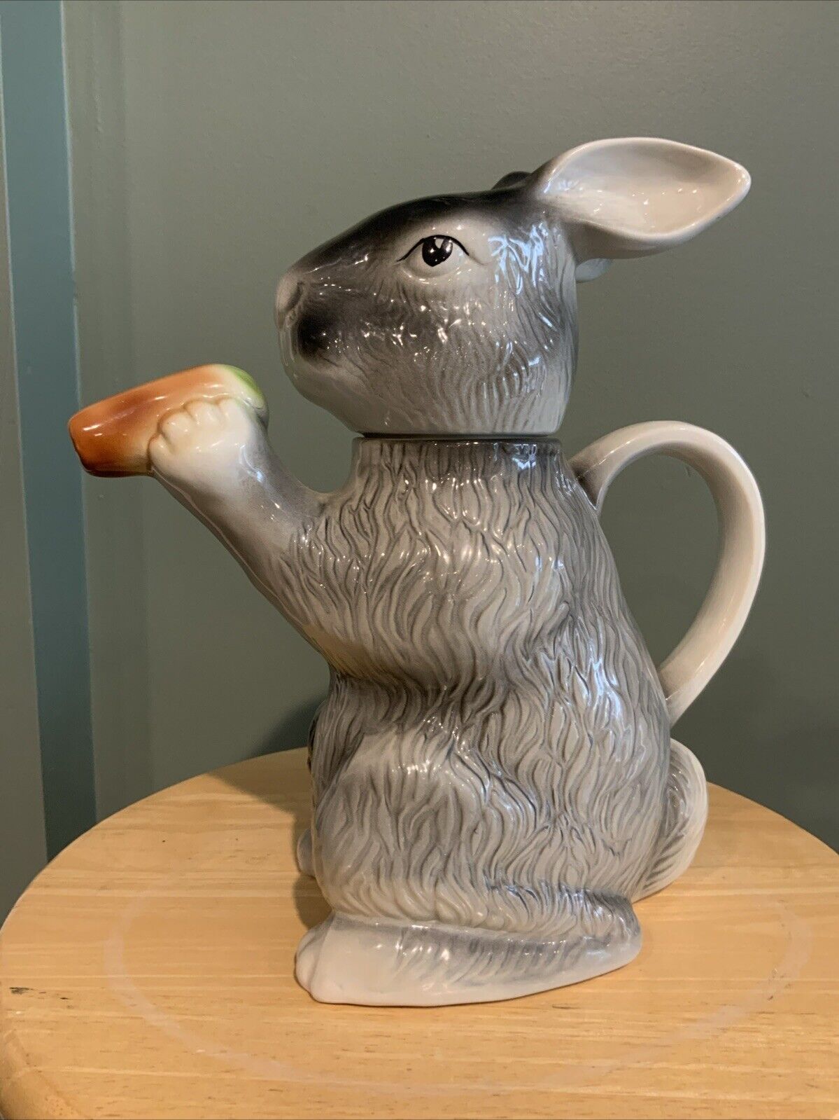 Tony Wood Studio England Gray Bunny Bob-Tail Rabbit With Carrot Teapot
