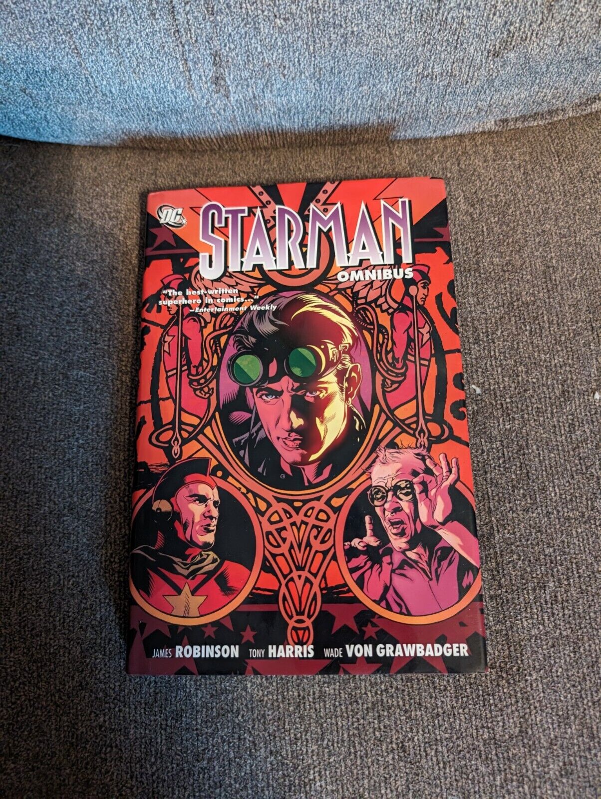 starman omnibus hardcover #1 Pre-owned