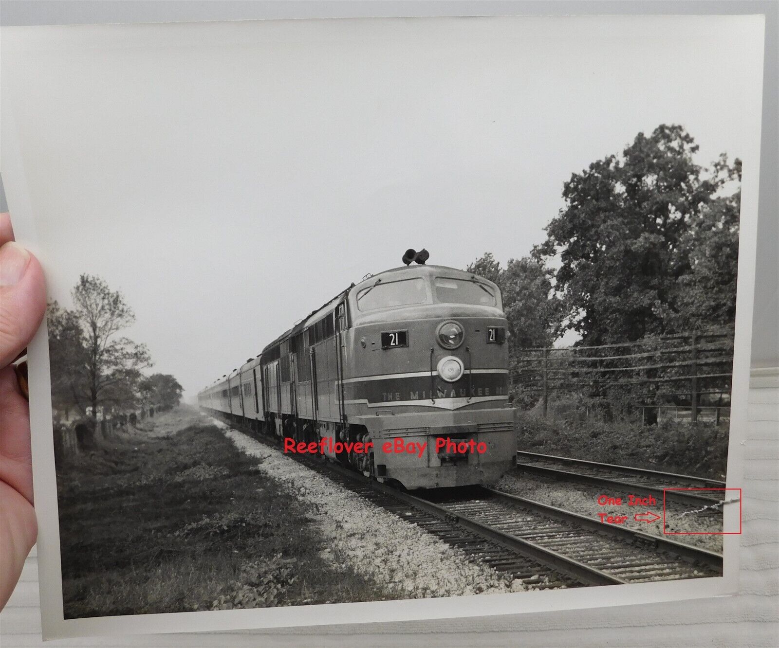 8 x 10 CMStP&P Milwaukee Road Railroad Locomotive #21 Streamliner B&W Photo