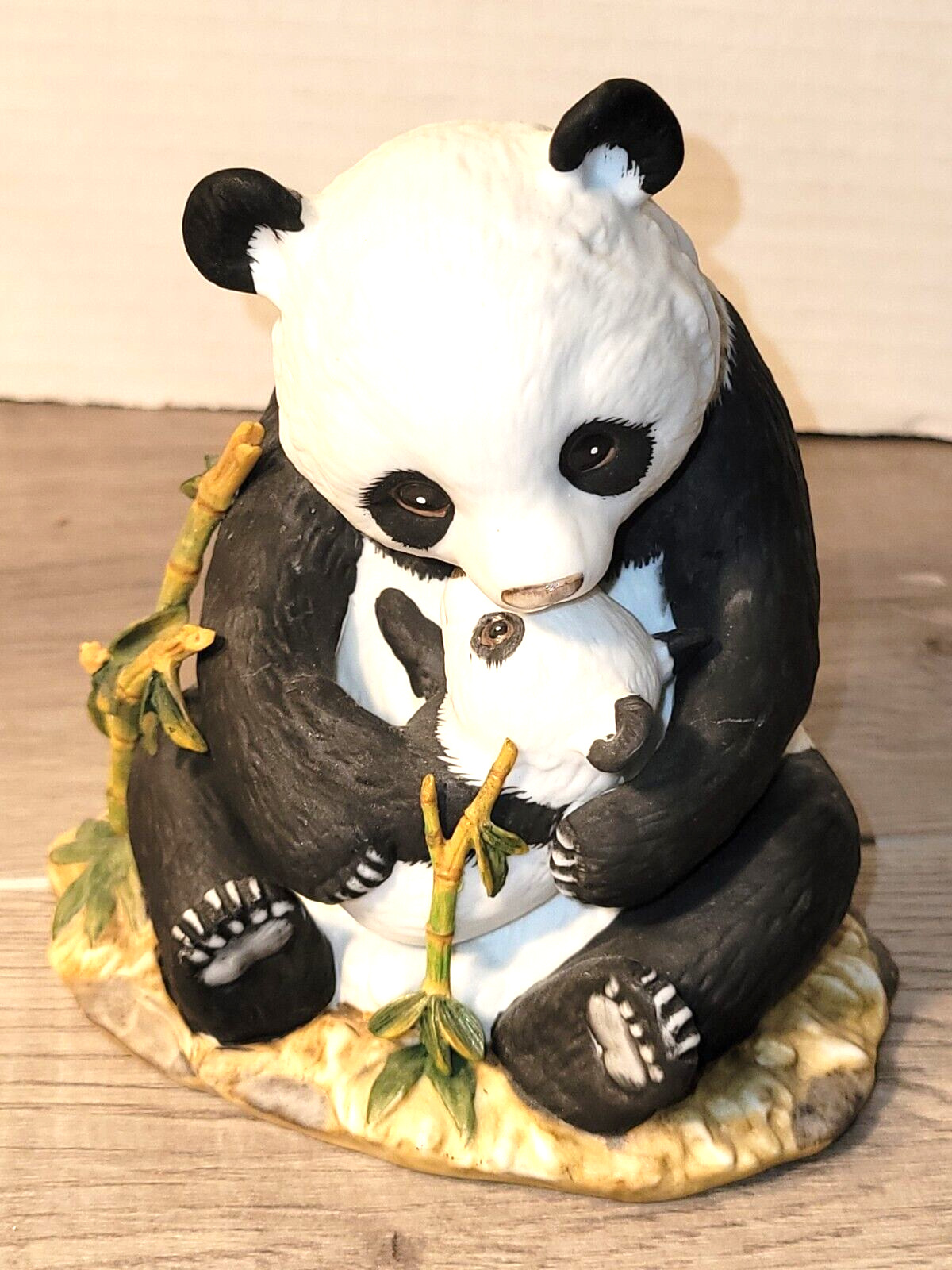 Homco Masterpiece Porcelain Figurine Panda Mother Bear & Baby Cub 1988 Bamboo
