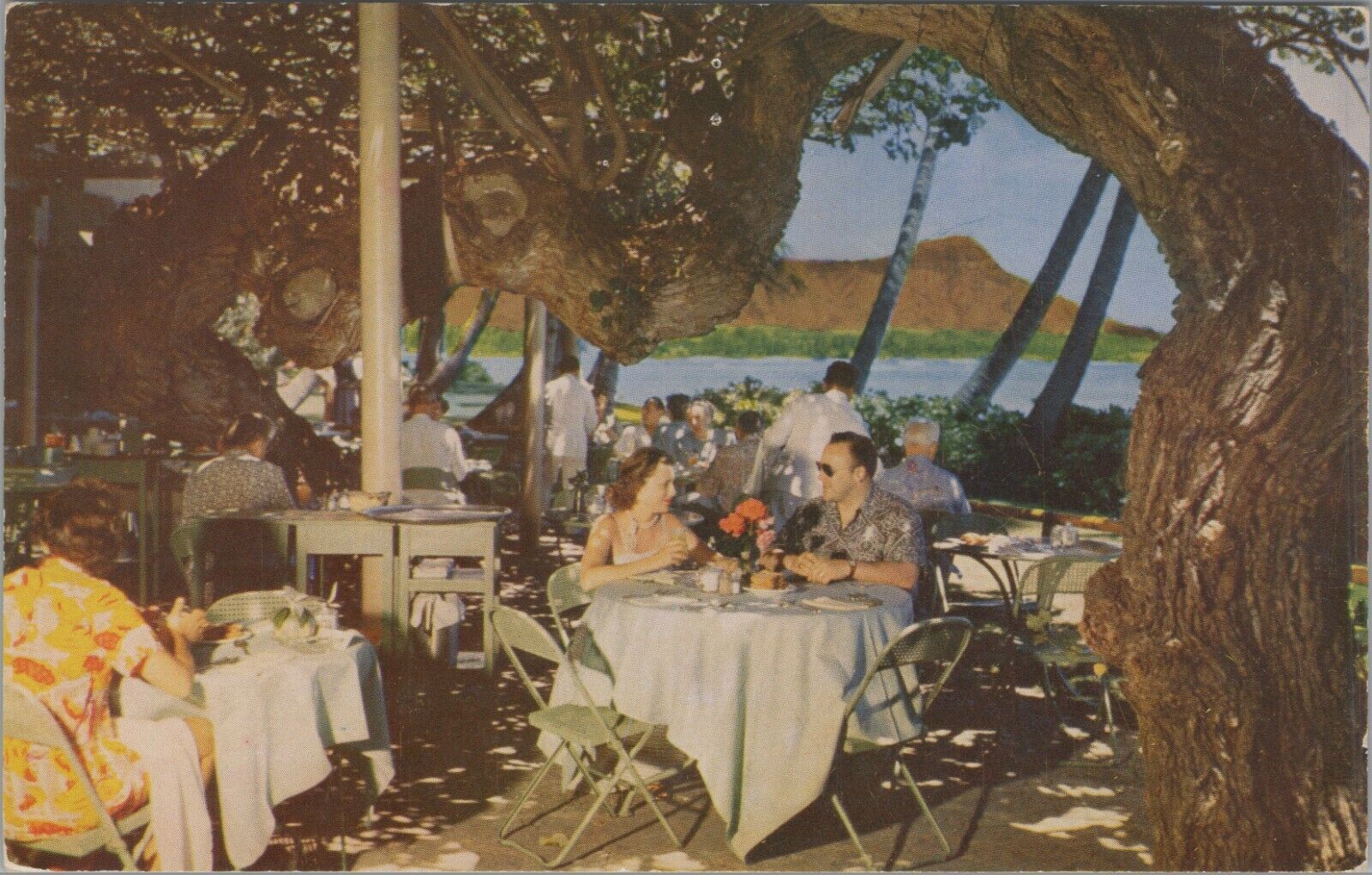 c1960s Halekulani Hotel Waikiki Honolulu Hawaii coral lanai dining postcard B552