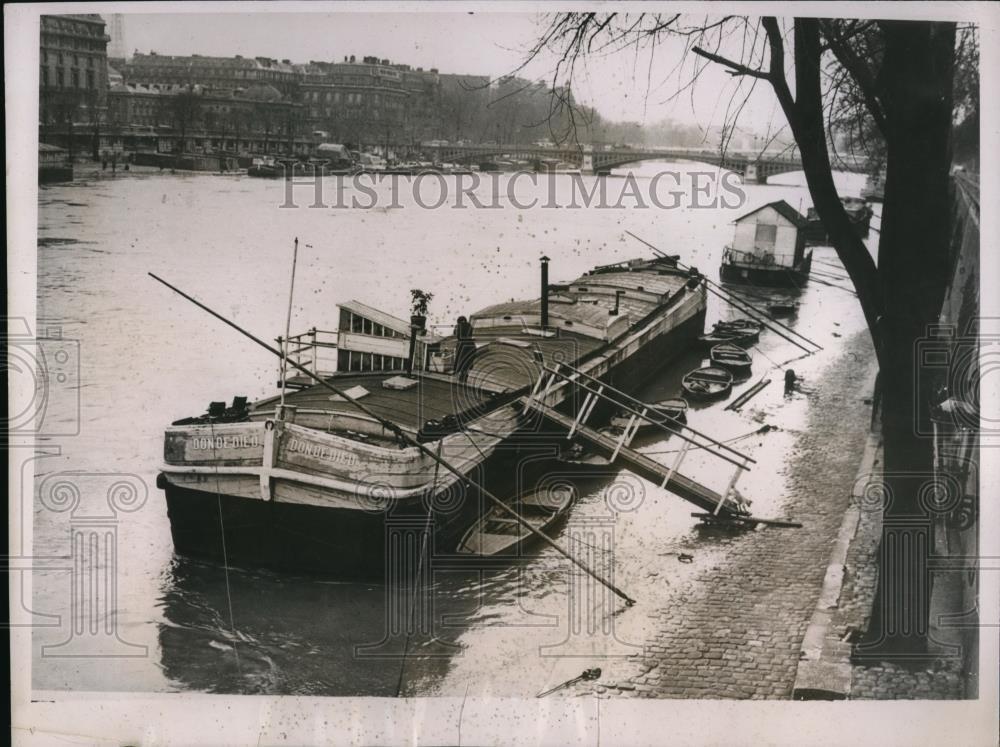 1936 Press Photo The Seine overflowing its bank at the Quaides Tuileries