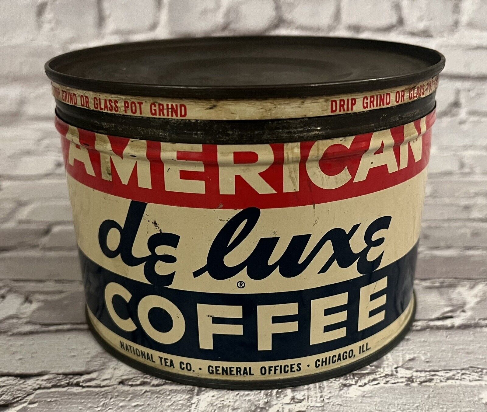 Vintage American Deluxe Coffee 1 lb Key Wind Tin w/ Lid Chicago