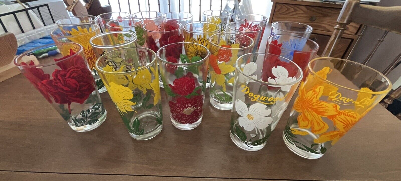 20 VTG- POSSIBLY 50’S- P-NUT/JELLY asst. GLASSES-BEAUTIFUL -all FLOWERS EXCEPT 4