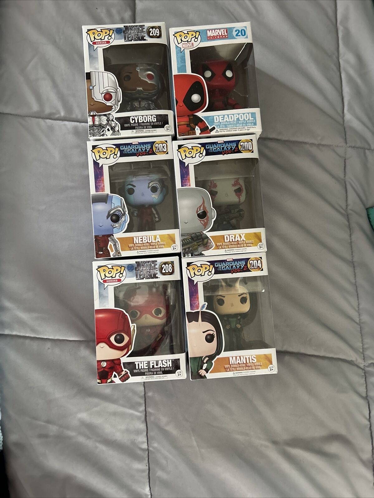 Funko pops a lot of six new in the box. Excellent condition.