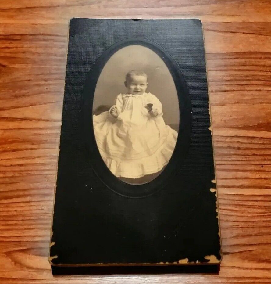 1800s Photo Baby in Communion Type Dress Mid-19th Century Cabinet Card 