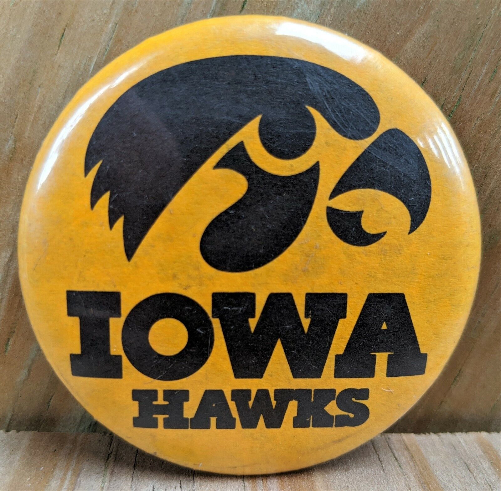 Vintage 1970\'s 1980\'s Iowa Hawks Hawkeyes Go Hawks Football Pinback Button