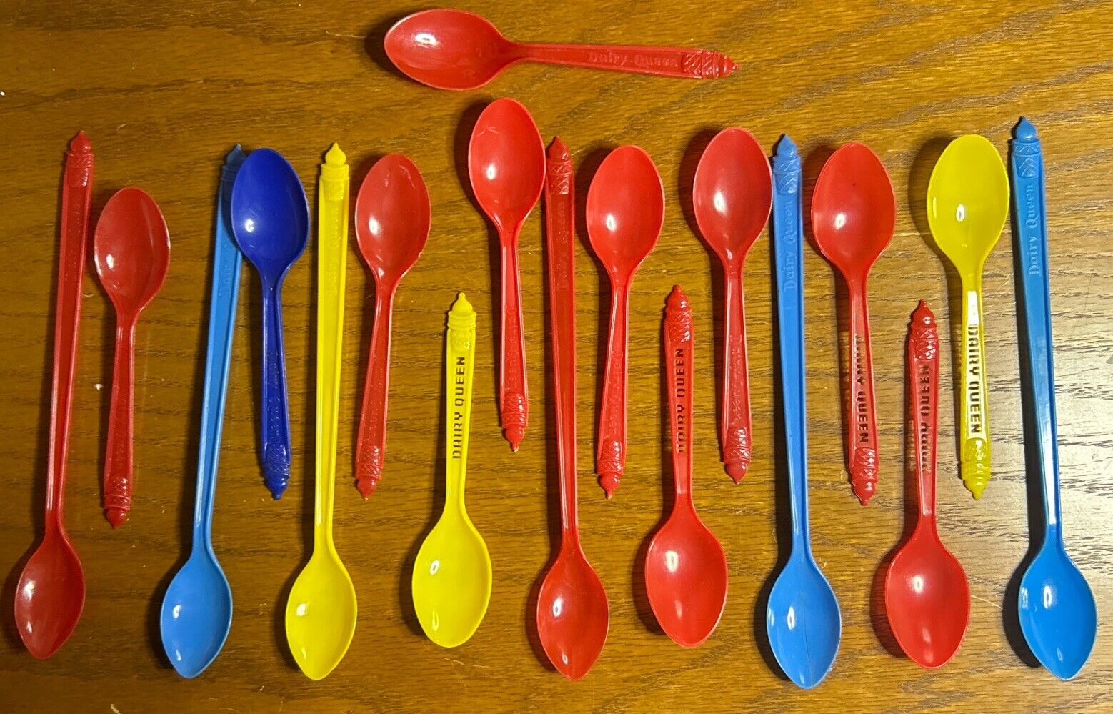 18 Assorted Vintage Dairy Queen Plastic Spoons
