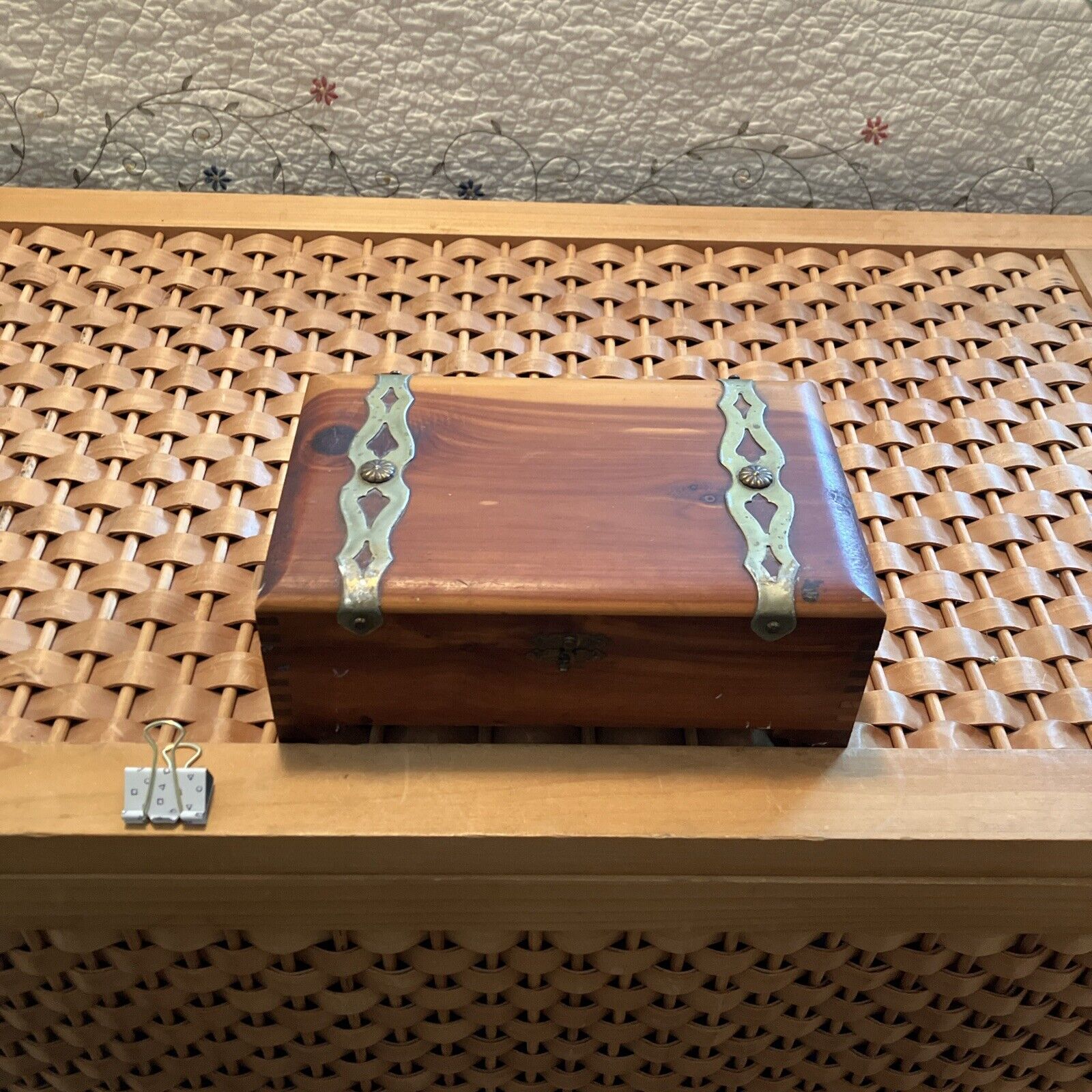 Vintage Cedar Wood Footed Jewelry/Trinket old wooden box