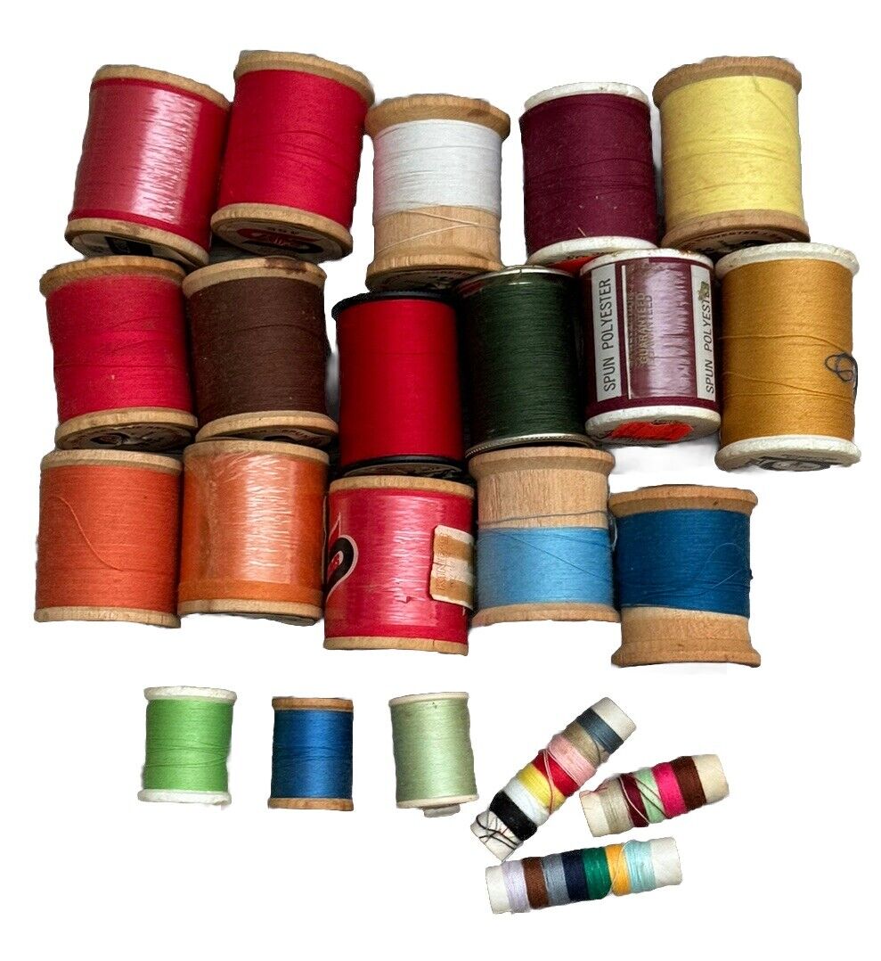 Lot of 15 Vintage WOOD + 4 Vtg Plastic THREAD SPOOLS  SEWING MIXED SIZES COLORS